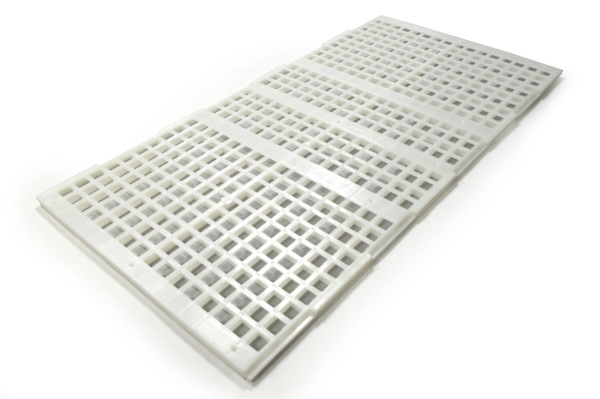 Plastic floor panels for waterfowl
